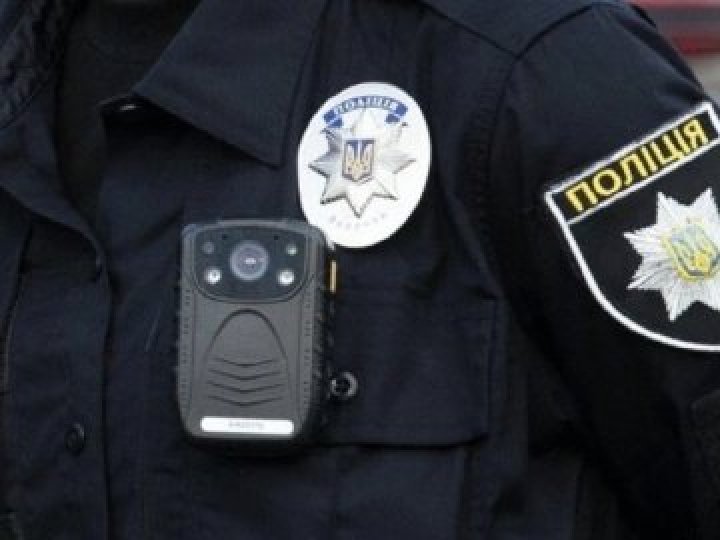 Невідомі пиячили і стріляли у будинку культури на Волині