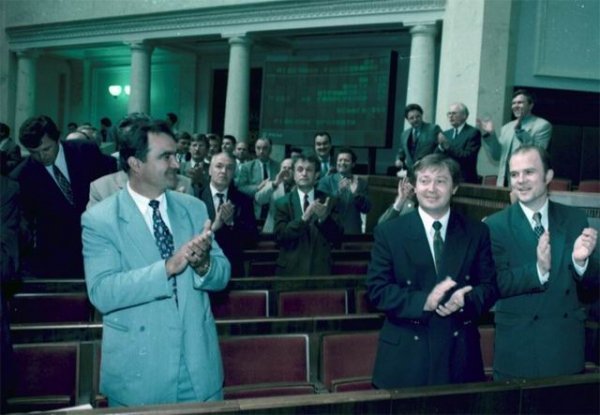 зал Ради у День прийняття Конституції України