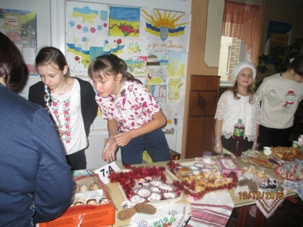 Луцькі дітлахи зібрали гроші на теплі речі для солдатів