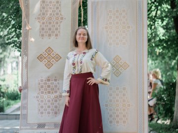 Вишивальниця з Волині опанувала десятки технік і зібрала унікальну колекцію виробів