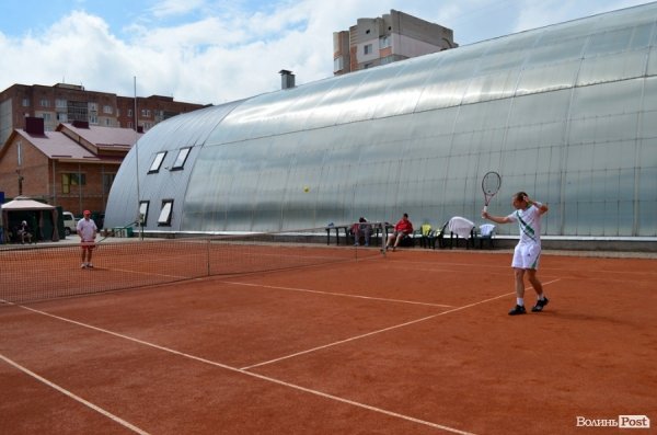 У Луцьку зібралися тенісисти-аматори. ФОТО