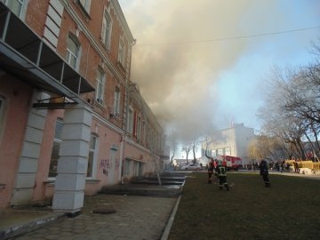Фото великої пожежі в центрі Луцька. ДОПОВНЕНО