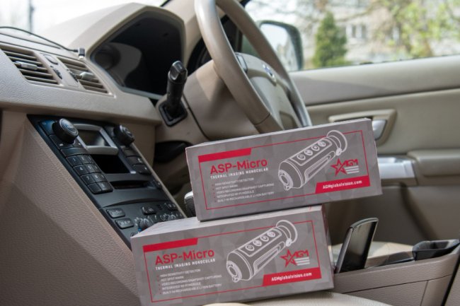 З Волині на передову вирушили позашляховик та карета «швидкої» з допомогою