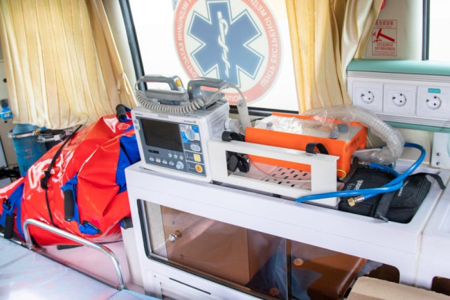 З Волині на передову вирушили позашляховик та карета «швидкої» з допомогою