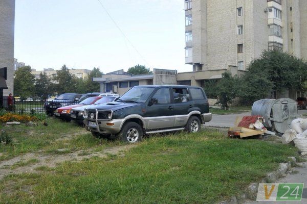 «Автоколапс» у луцьких дворах