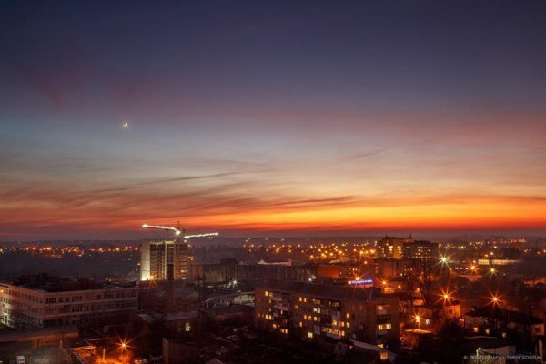 Фотограф показав «останній» захід сонця у Луцьку