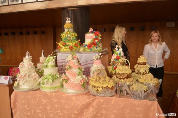 У Луцьку показали «весілля по-новому». ФОТО