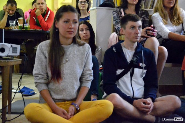 Тусівка для йогів: як у Луцьку медитували та просвітлювалися