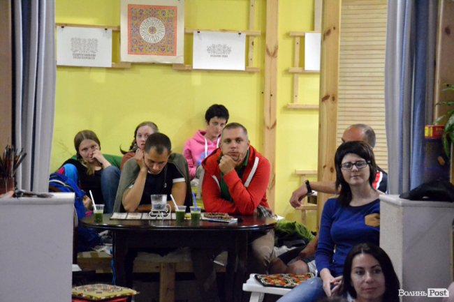 Тусівка для йогів: як у Луцьку медитували та просвітлювалися