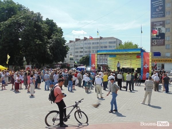 Народне віче у Луцьку. ФОТО