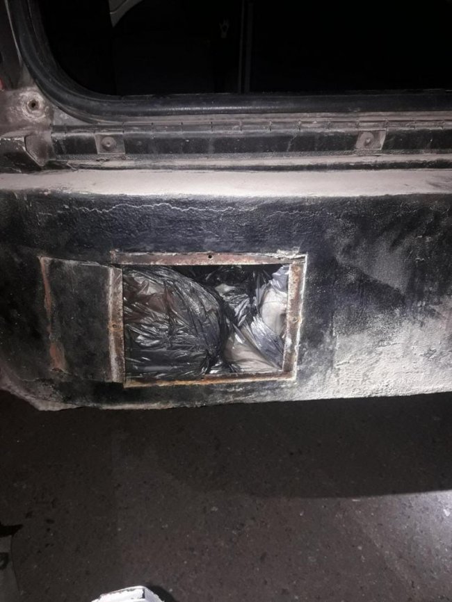 На волинському кордоні затримали  чоловіків, які везли  до Білорусі сало