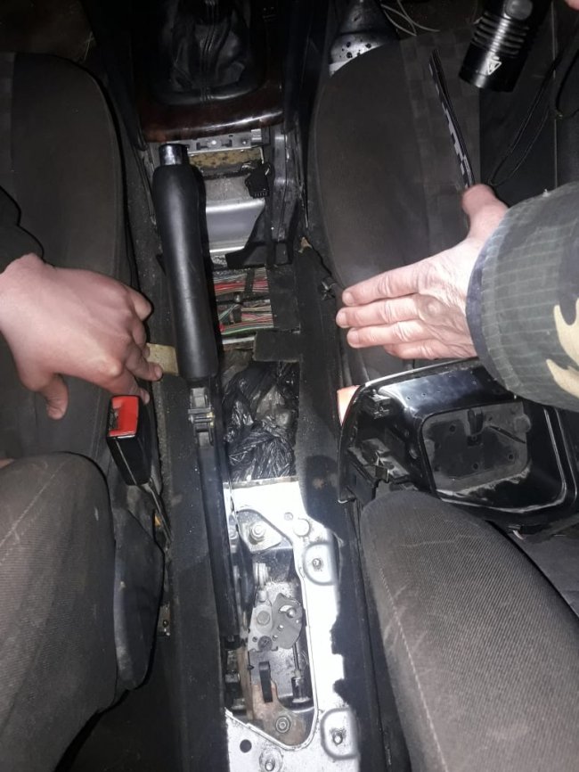 На волинському кордоні затримали  чоловіків, які везли  до Білорусі сало