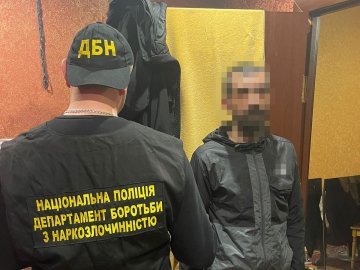 Вів телеграм-канал: у Луцьку затримали 20-річного «закладчика». ФОТО