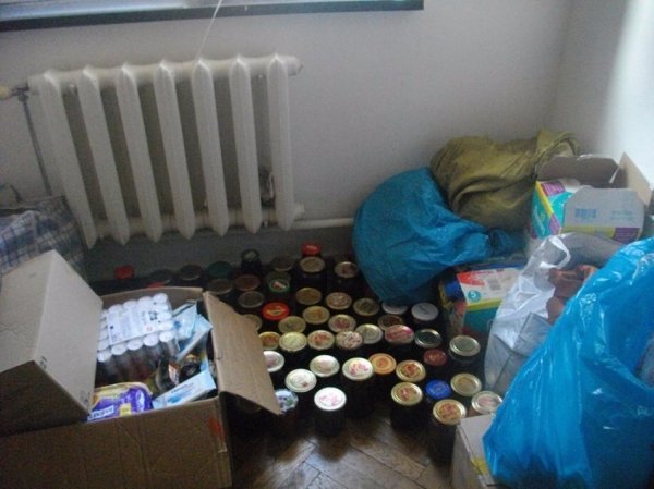 На Волині волонтери зібрали консервацію для бійців