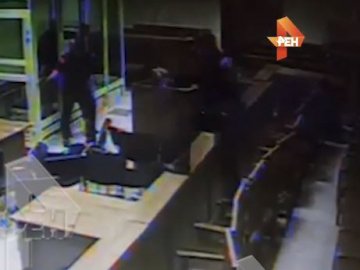 З’явилося відео стрілянини в московському суді