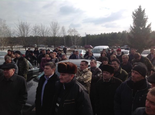 На «Волиньторфі» заблокували прохідну, щоб захиститися від «рейдерів». ФОТО