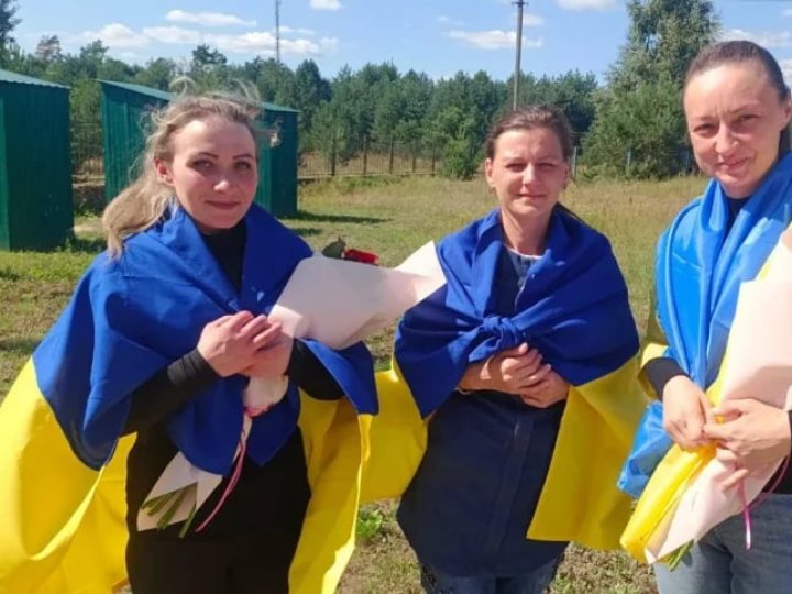 Шість років тому їх затримали окупанти: звільнені з полону три українки розповіли про неволю