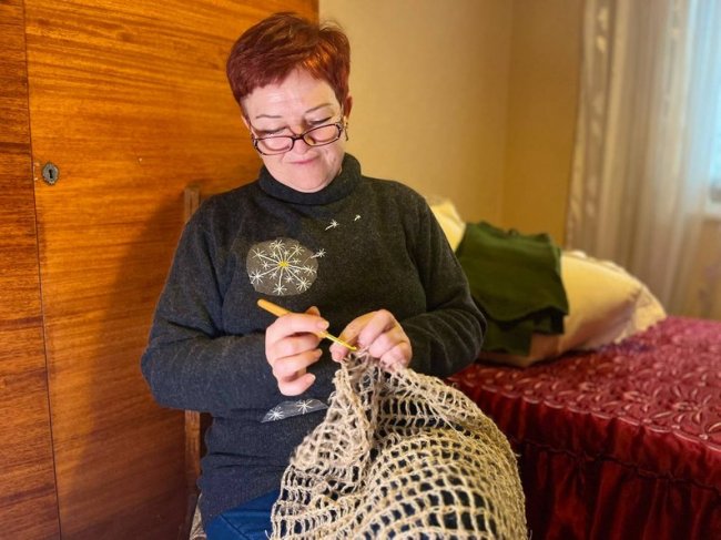 Пенсіонерки з Волині шиють валянки для воїнів. ВІДЕО