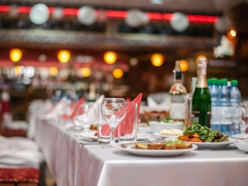 У луцькому кафе під час застілля отруїлися гості