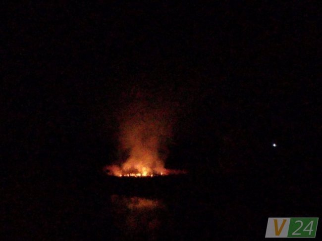 Невідомі намагалися підпалити луг у Луцьку