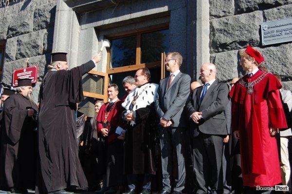 У Луцьку – посвята в студенти «європейського» вишу. ФОТО