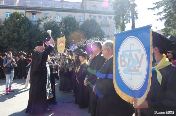 У Луцьку – посвята в студенти «європейського» вишу. ФОТО