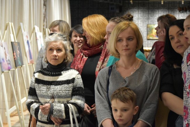 У Луцьку відкрили фотовиставку про мам особливих діток. ФОТО