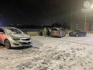 Хто в кого влетів на рівненському мосту в Луцьку: деталі від патрульних