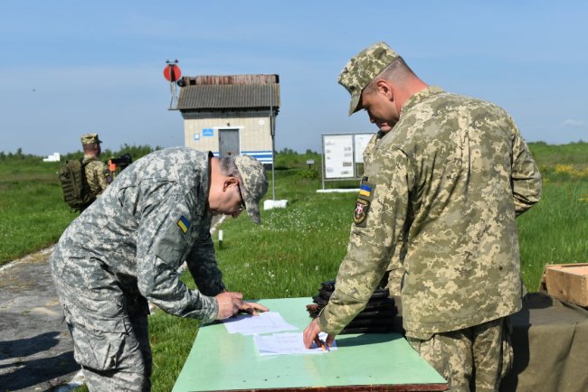 Стрільба, топографія, медицина та саперна справа: на Волині провели стрілецький день