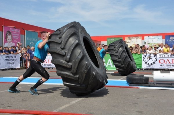Чемпіонат богатирів у Рівному. ФОТО