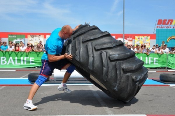 Чемпіонат богатирів у Рівному. ФОТО