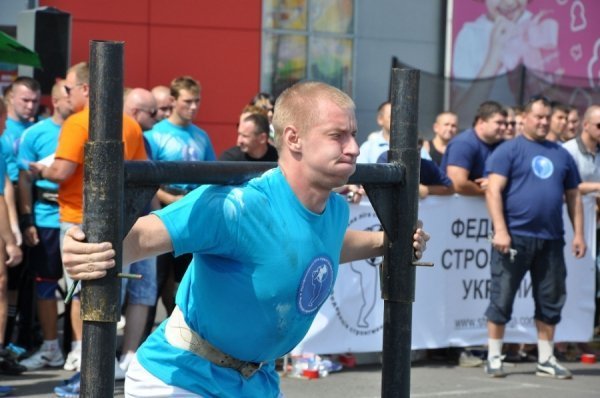 Чемпіонат богатирів у Рівному. ФОТО