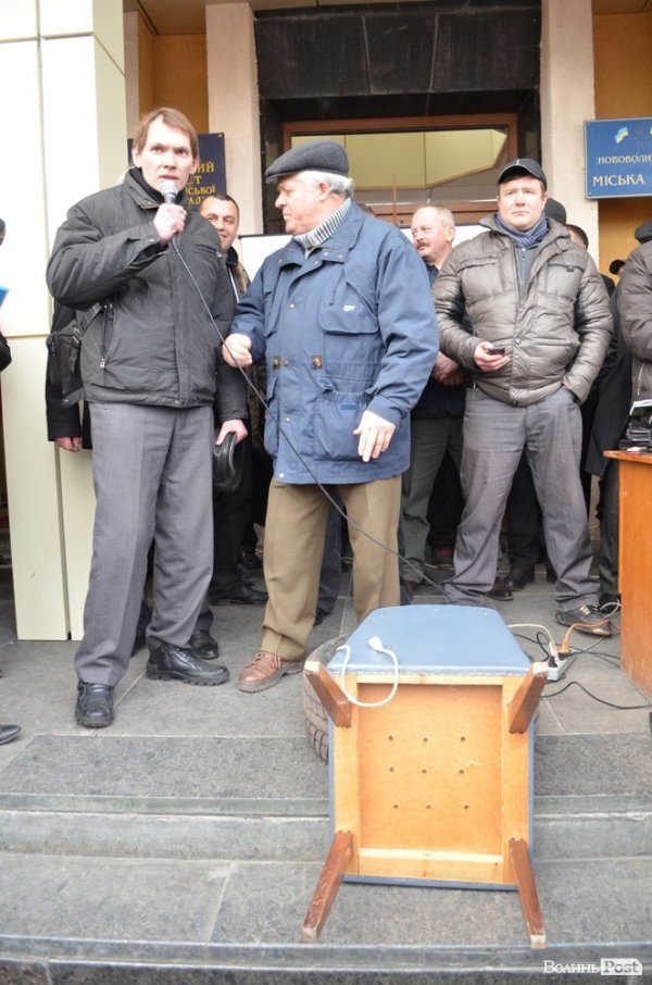 Люстрація в Нововолинську почалася з невдачі. ФОТО. ВІДЕО