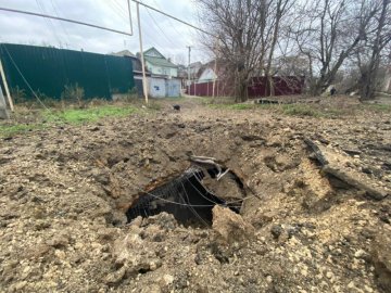 Росіяни знову обстріляли Херсон: поцілилили у дитсадок, є загиблі