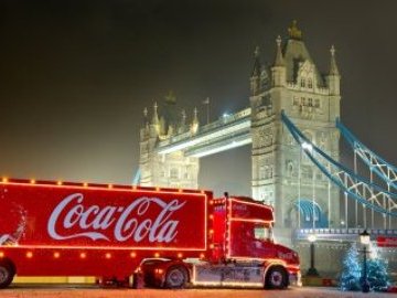 У Великобританії хочуть заборонити святкову вантажівку Coca-Cola