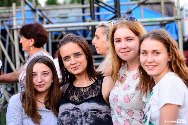 Казали «гречка», але підспівували: як у Луцьку минув безкоштовний концерт «Океану Ельзи». ФОТО 