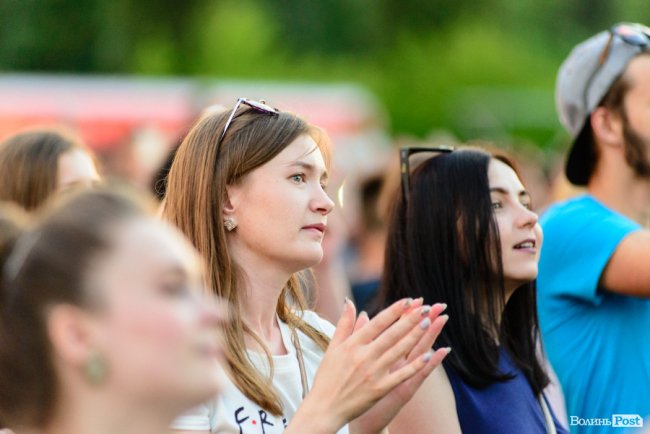 Казали «гречка», але підспівували: як у Луцьку минув безкоштовний концерт «Океану Ельзи». ФОТО 
