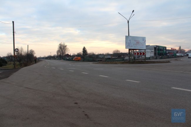 Жителі міста на Волині скаржаться на проблемне сусідство з АЗС. ФОТО, ВІДЕО