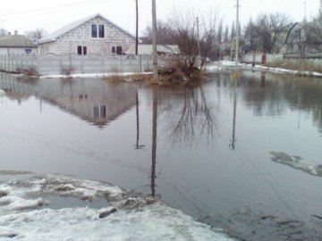 У місті на Волині просять відкачувати воду з вулиць перед ремонтом
