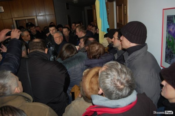 Волинська ОДА: штурм, який не відбувся. ФОТОРЕПОРТАЖ