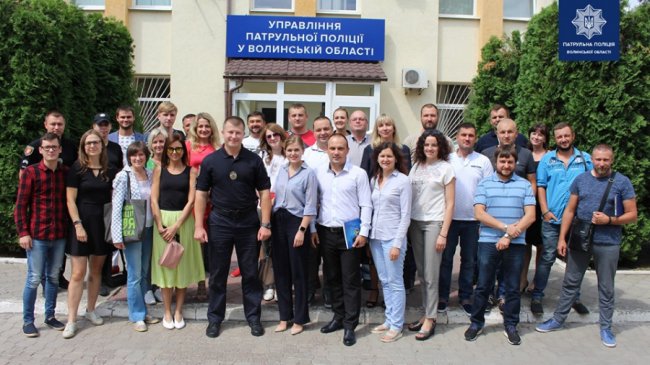 «Вашу думку чують і вас розуміють»: луцькі патрульні зустрілися з громадськістю. ФОТО