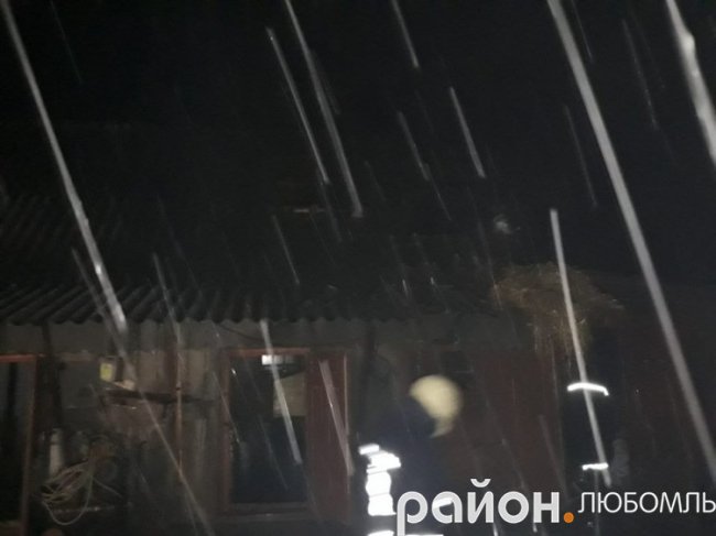 На Волині через «проводку» горів хлів. ФОТО