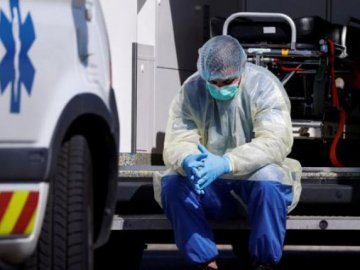 «Медики працюють вдень та вночі, інколи – на межі сил»: повідомили про ситуацію з ковідом у громаді на Волині