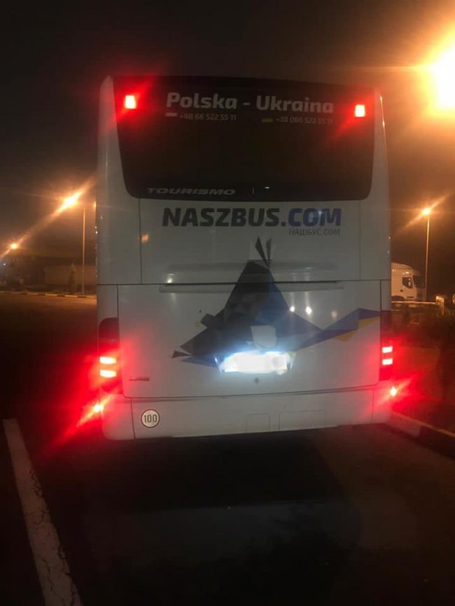 На волинській митниці у рейсовому автобусі знайшли понад сотню упаковок насіння коноплі. ФОТО