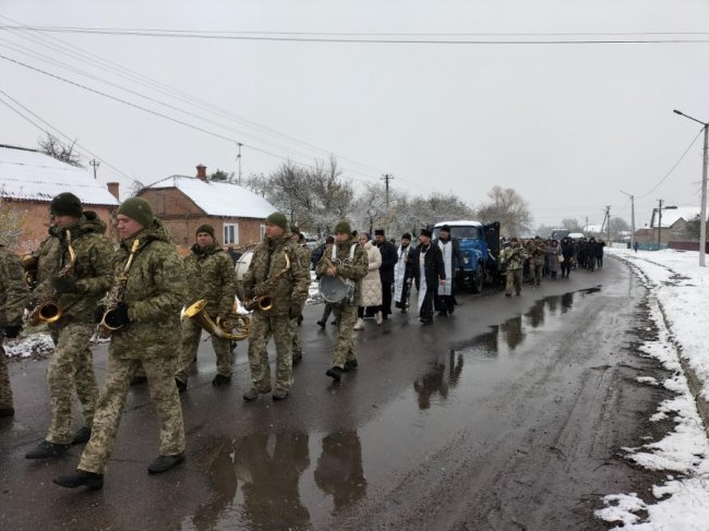 На Волині провели в останню путь Героя Юрія Чонку