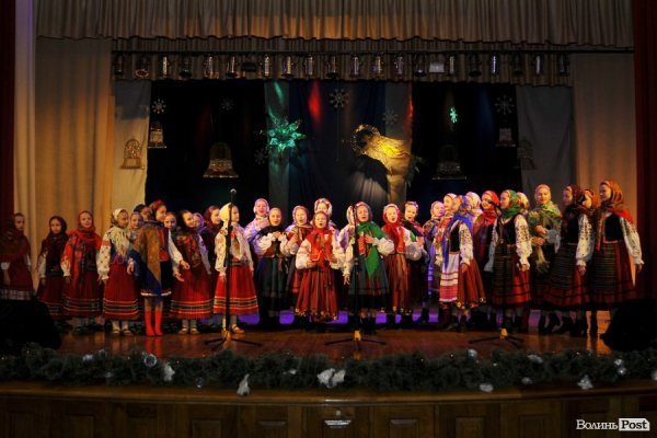 Різдвяний концерт у Луцьку: вальс, вірш і віншування