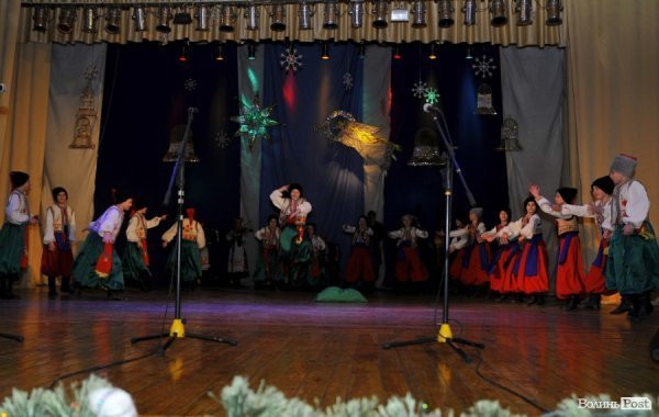 Різдвяний концерт у Луцьку: вальс, вірш і віншування