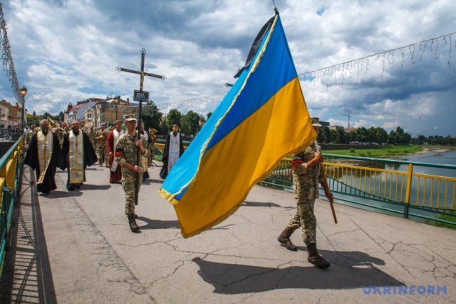В Ужгороді попрощалися із військовими, які загинули на Рівненському полігоні