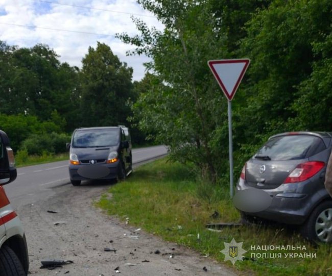 На Волині у ДТП постраждала 38-річна водійка: зіткнулись два авто