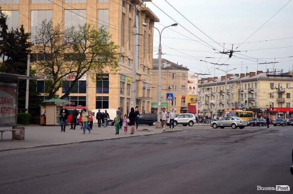 Як горіла 16-поверхівка в центрі Луцька. ФОТО. ВІДЕО